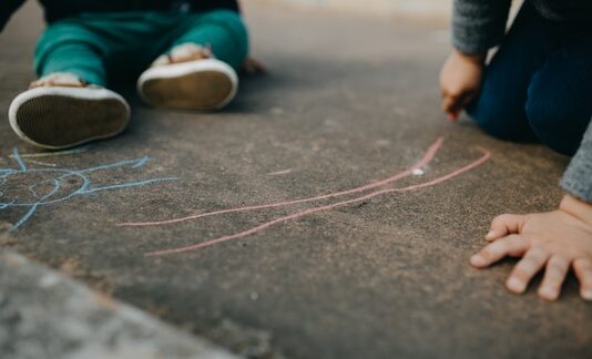 np Children playing with chalk 41mgp4 free