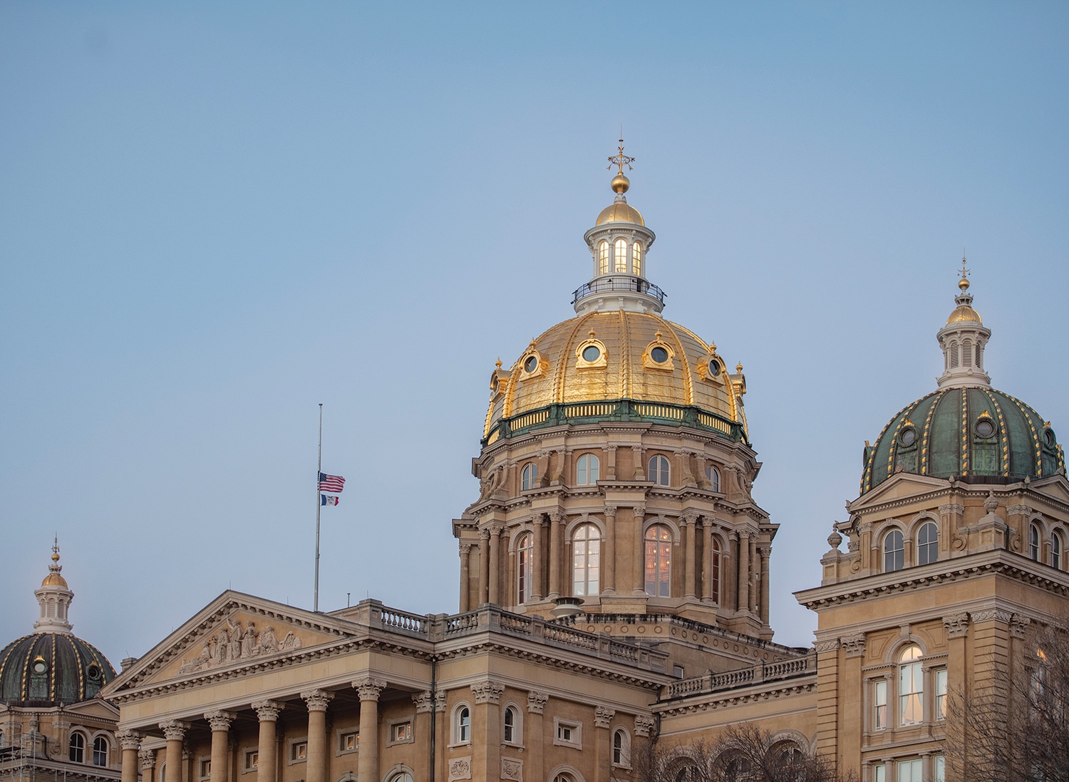 Photo of the Iowa Capitol building set against a blue sky